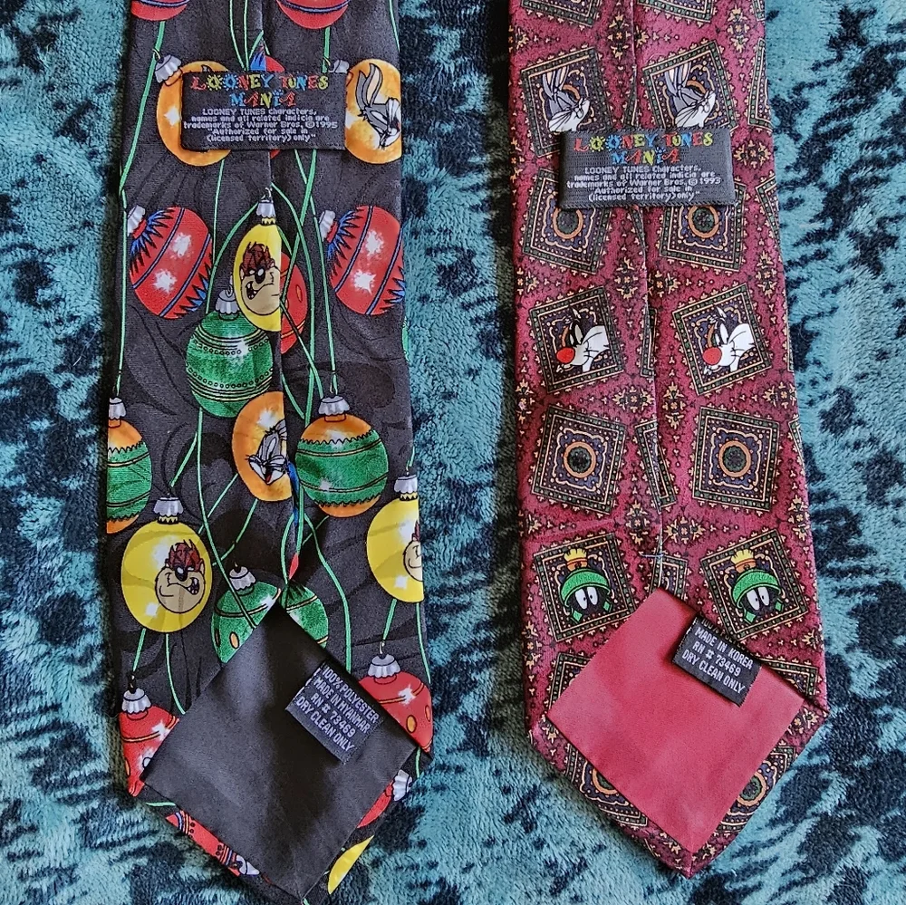 The Looney Tunes characters ties set of‎ two